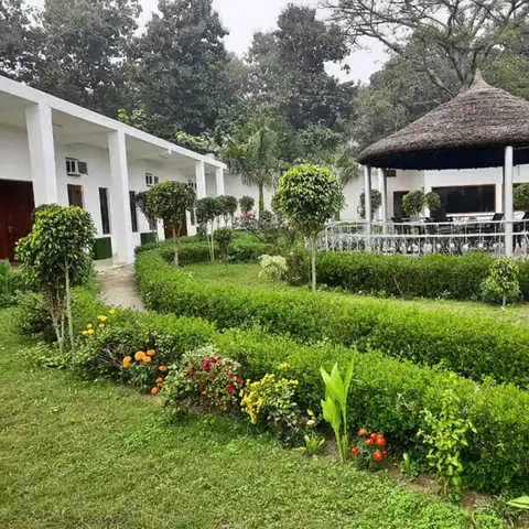 DTR Jungle Hideaways के कॉटेज और गार्डन